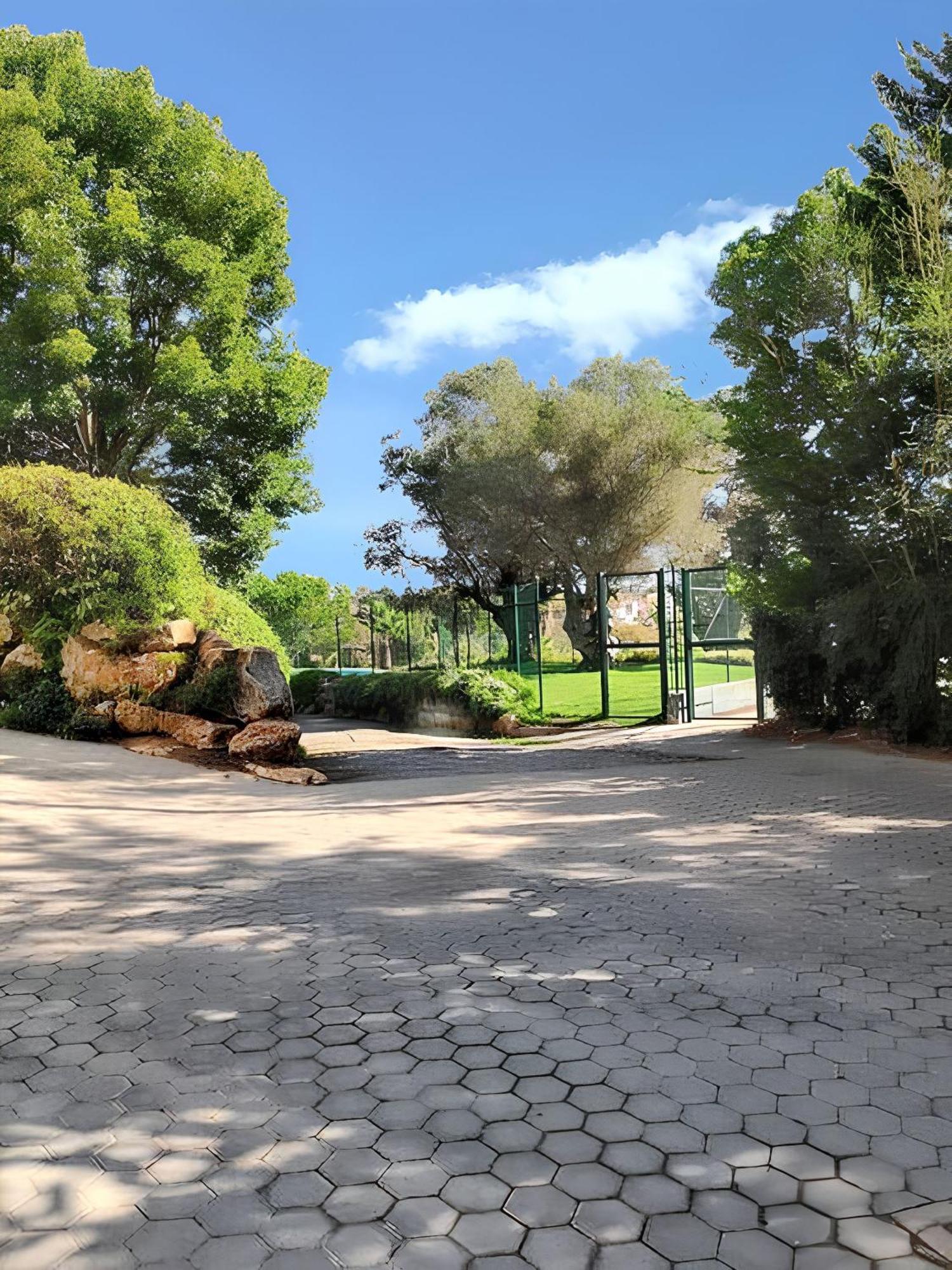 Charming Apartment In Estombar With Private Pool. Bagian luar foto